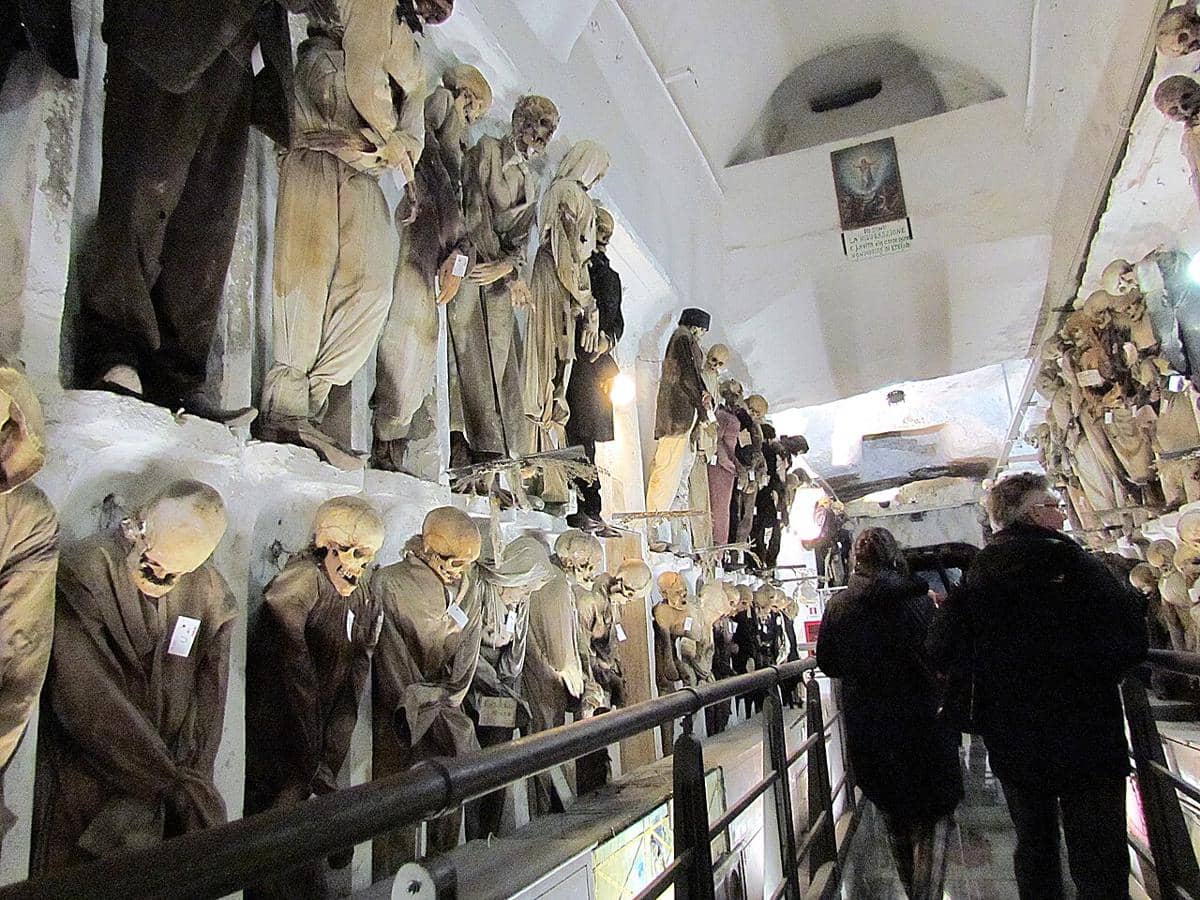 Catacombe dei Cappuccini, sebuah situs pemakaman bersejarah yang terletak di Palermo, Sisilia, Italia.