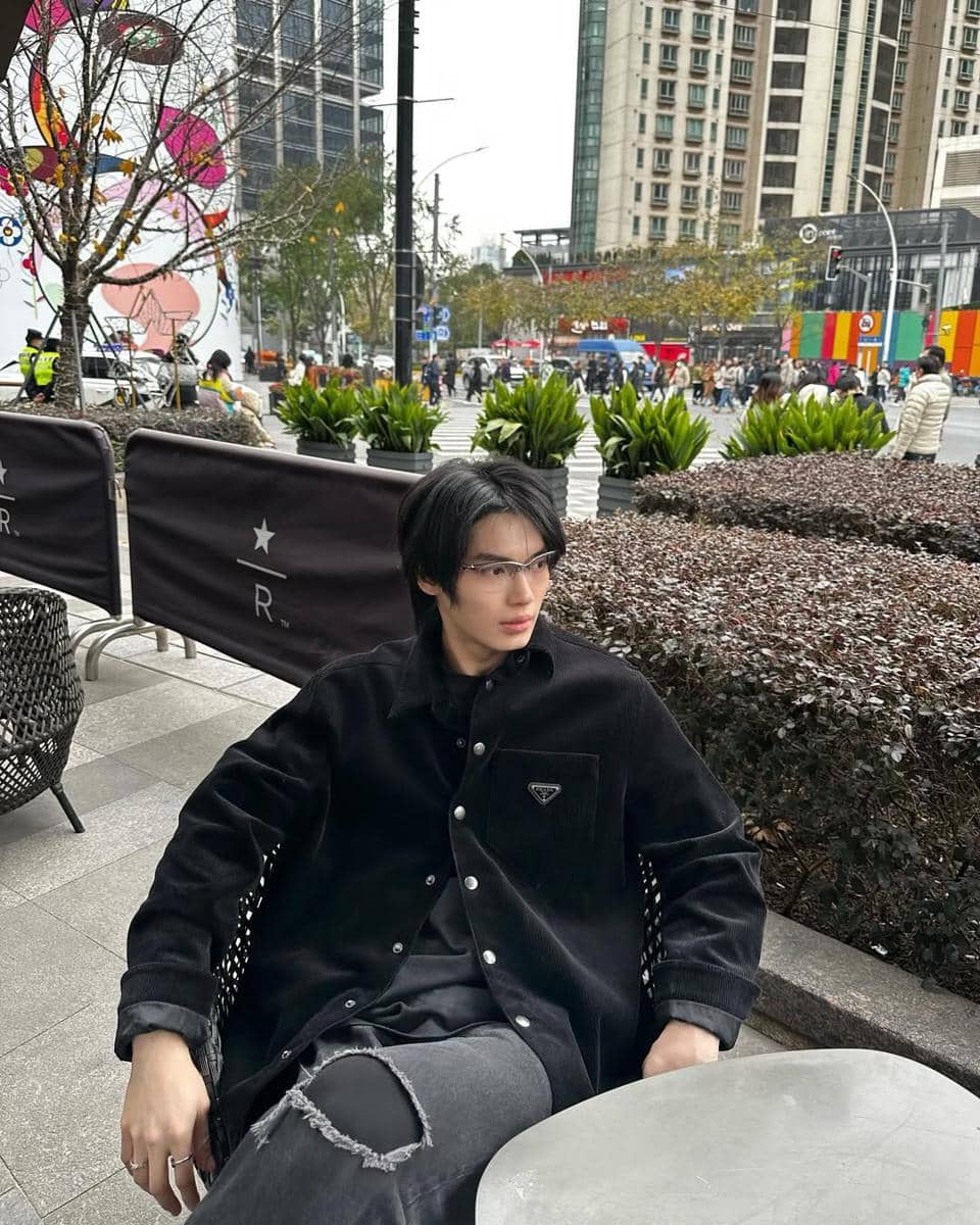OOTD Liburan ke Luar Negeri ala Win Metawin