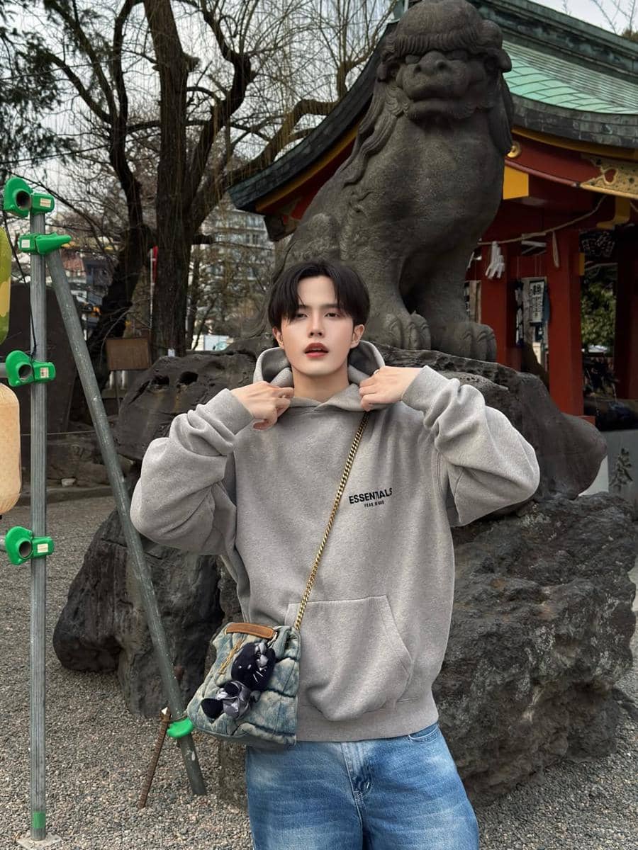 Gaya Traveling Kasual ala Ford Allan