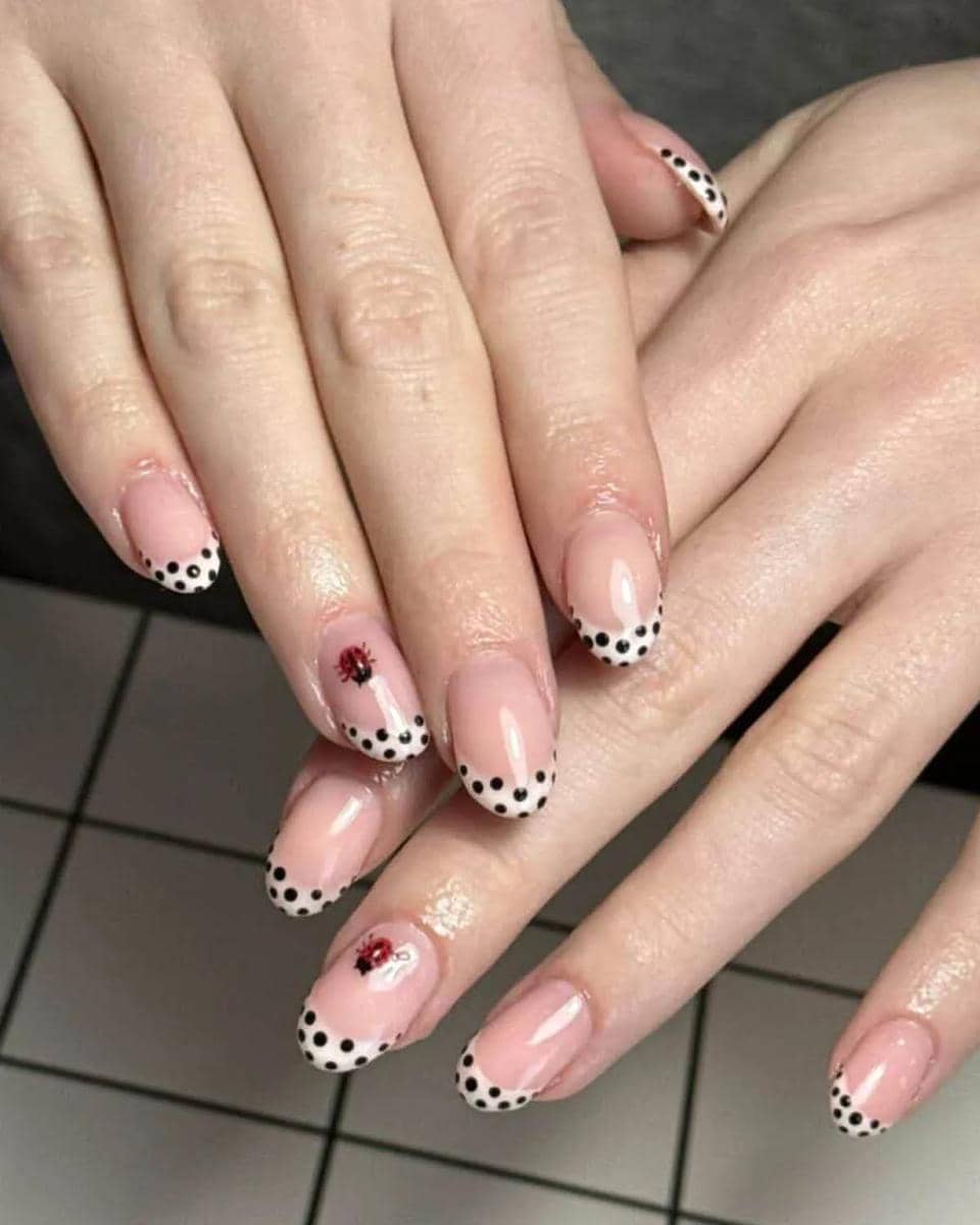 Inspirasi ladybug nails