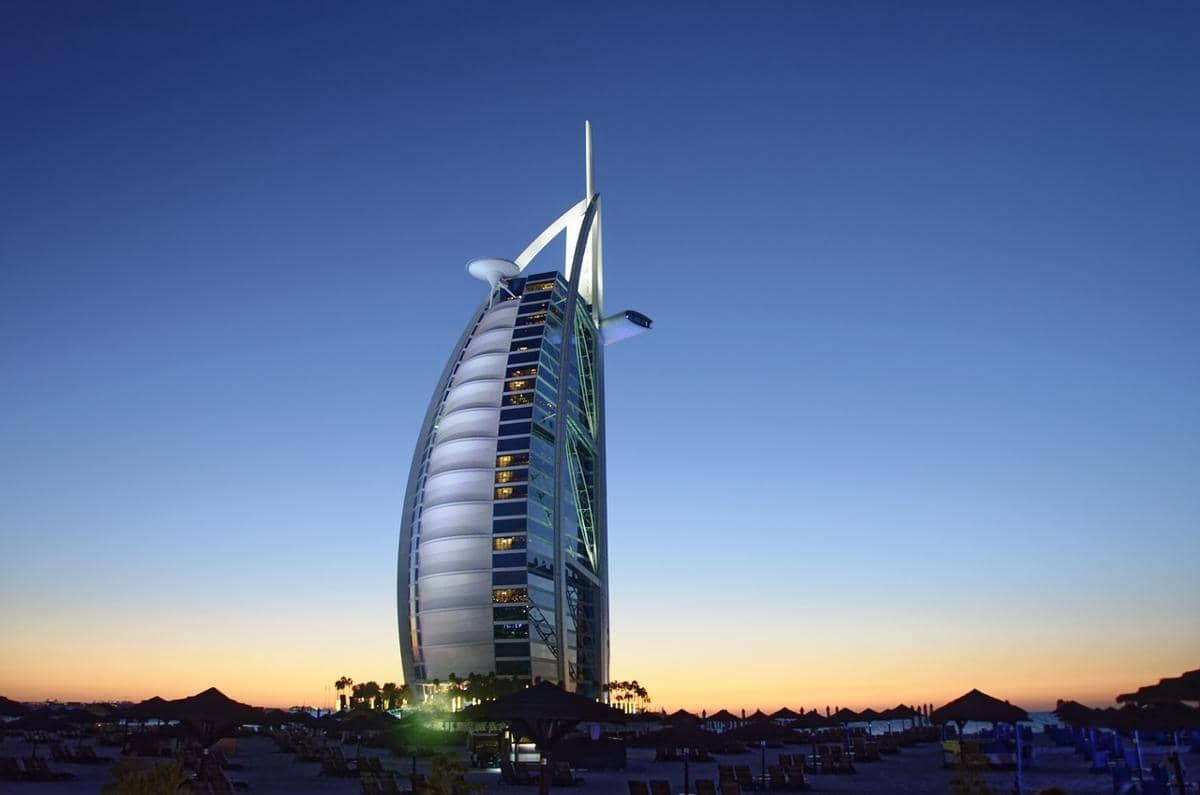 potret bangunan Jumeirah Burj Al-Arab Dubai, UAE