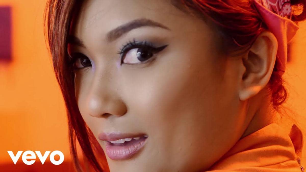 cuplikan video klip "Aduh"