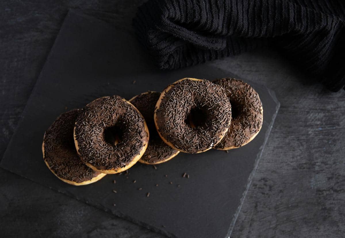 Resep Donat Cokelat ala Kopi TUKU yang Lembut dan Empuk