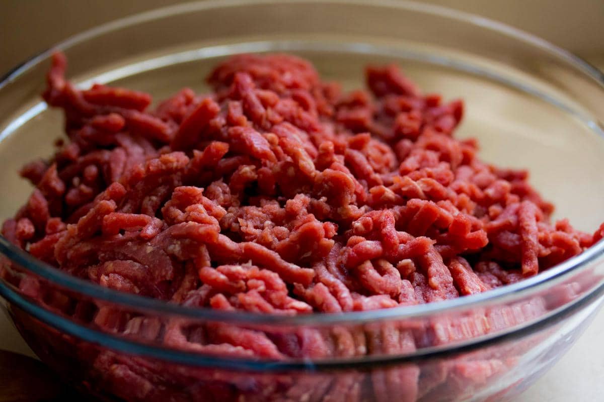 Daging sapi cincang.