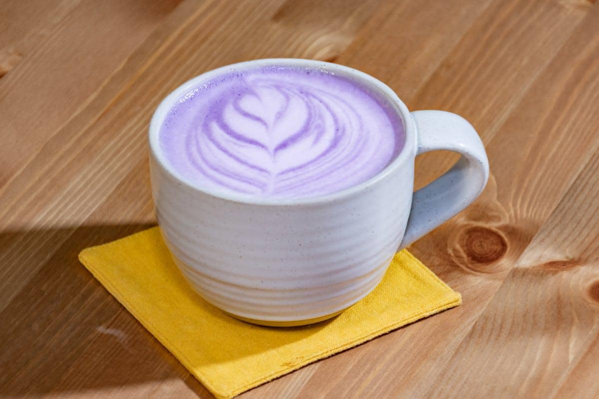 ilustrasi taro latte 