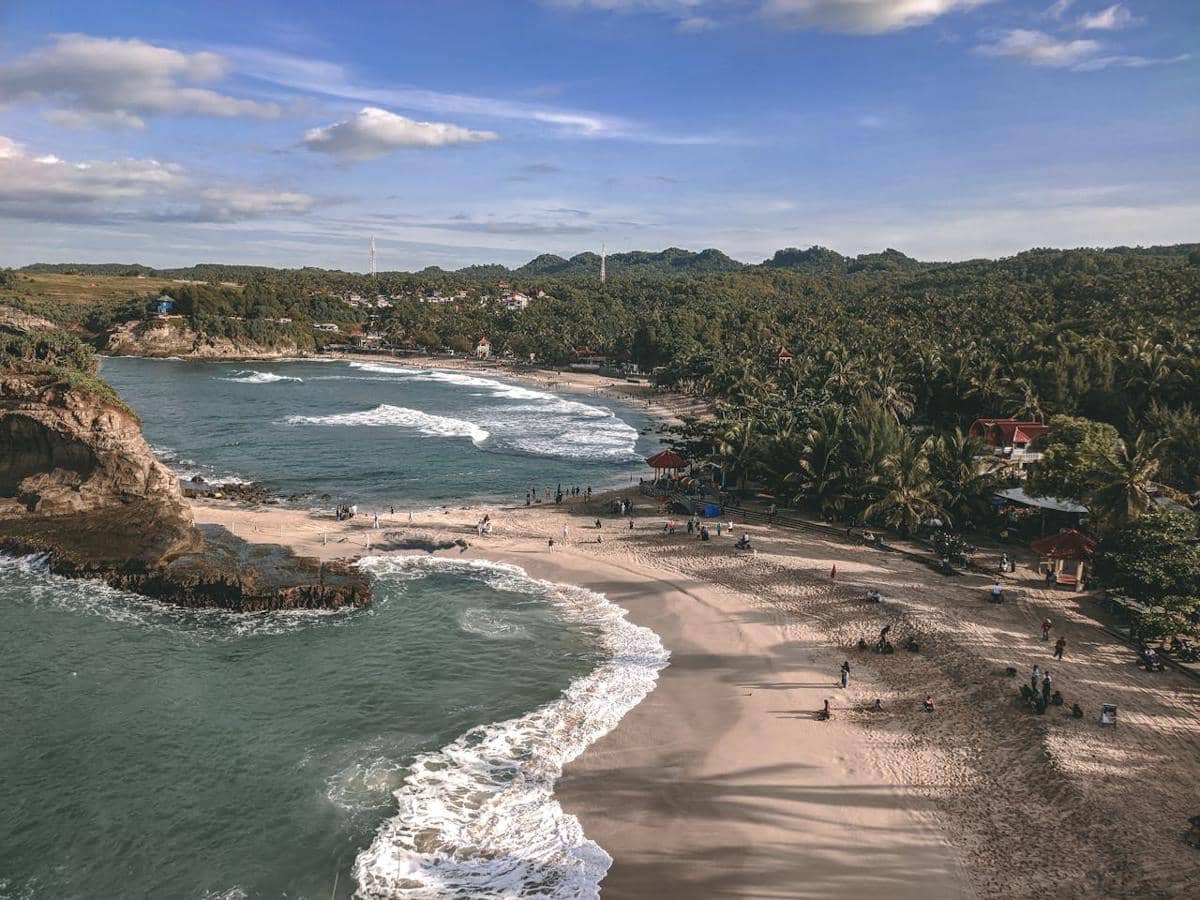 Pantai di Kabupaten Pacitan