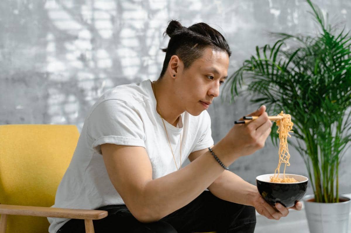 Bolehkah Cheat Meal Pakai Mi Instan saat Diet? Ini Aturannya