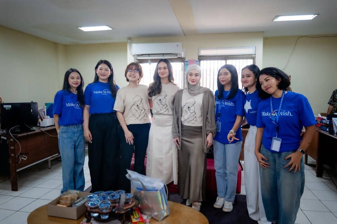 Dinda Hauw mengunjungi pasien anak di RS