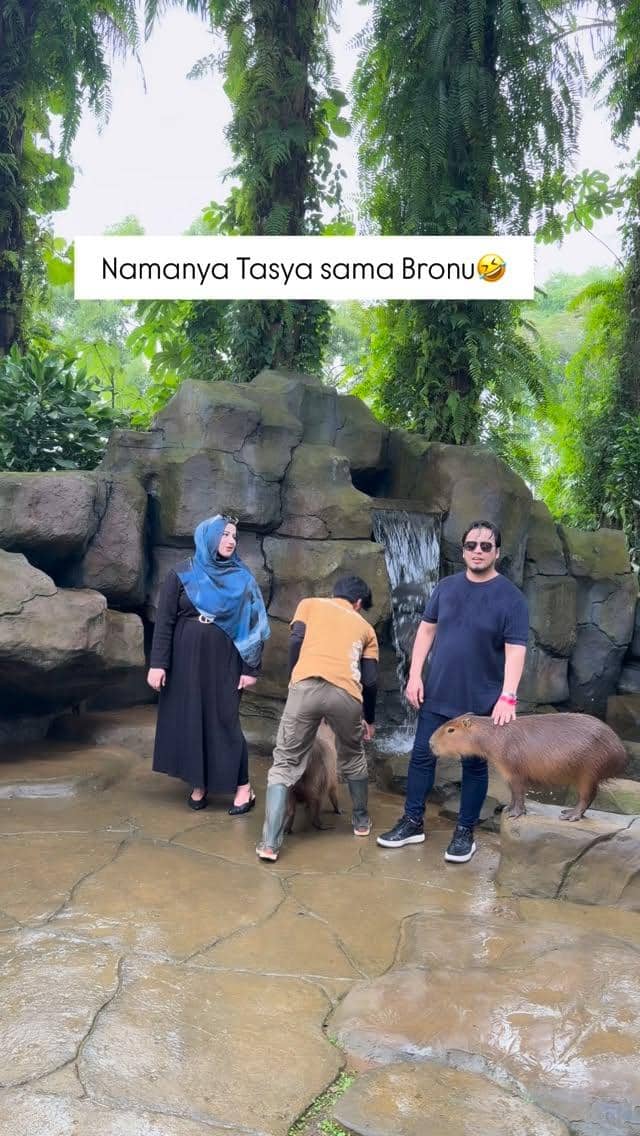 Keluarga Tasyi Athasyia berlibur di Enchanting Valley