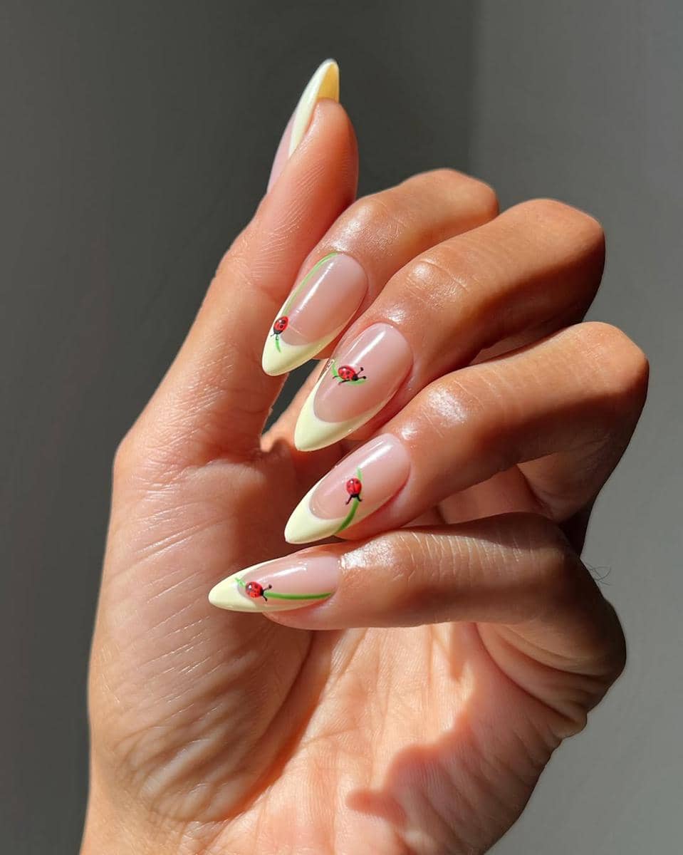 Inspirasi ladybug nails 