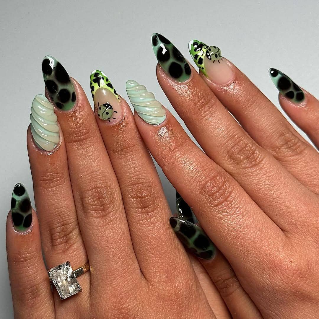 Inspirasi ladybug nails 