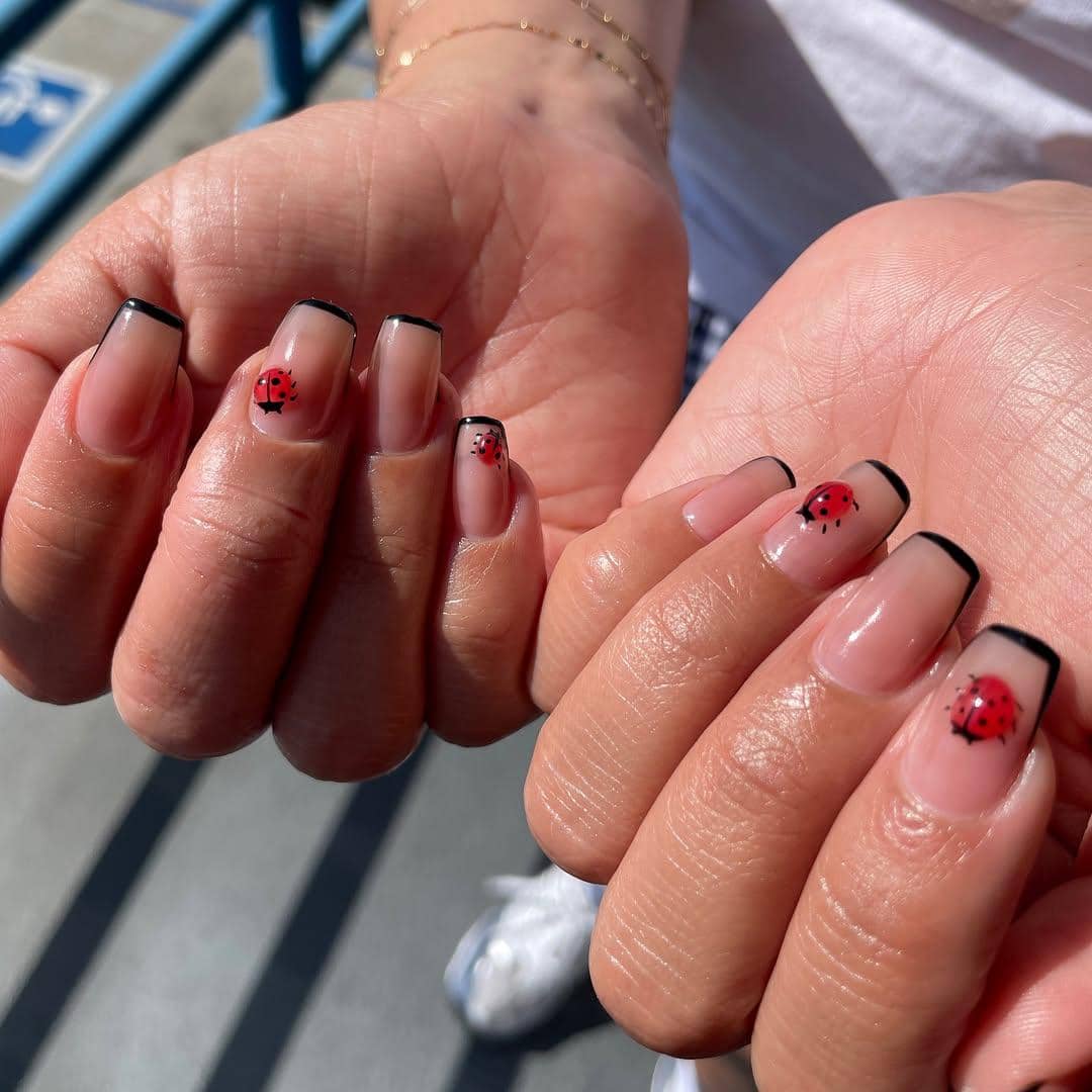 Inspirasi ladybug nails