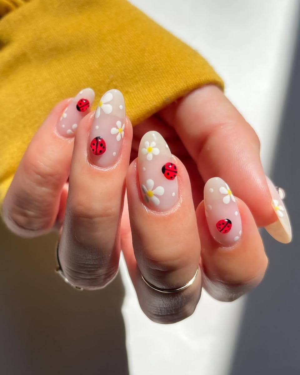 Inspirasi ladybug nails 