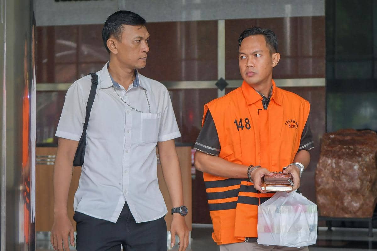 Efek Domino Pemerasan Bupati Cilacap: Staf Pakai Uang Pribadi Demi THR