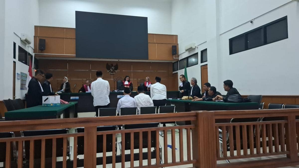 4 terdakwa korupsi PDAM Lebak setelah mendengarkan amar tuntutan (Dok. Khaerul Anwar)