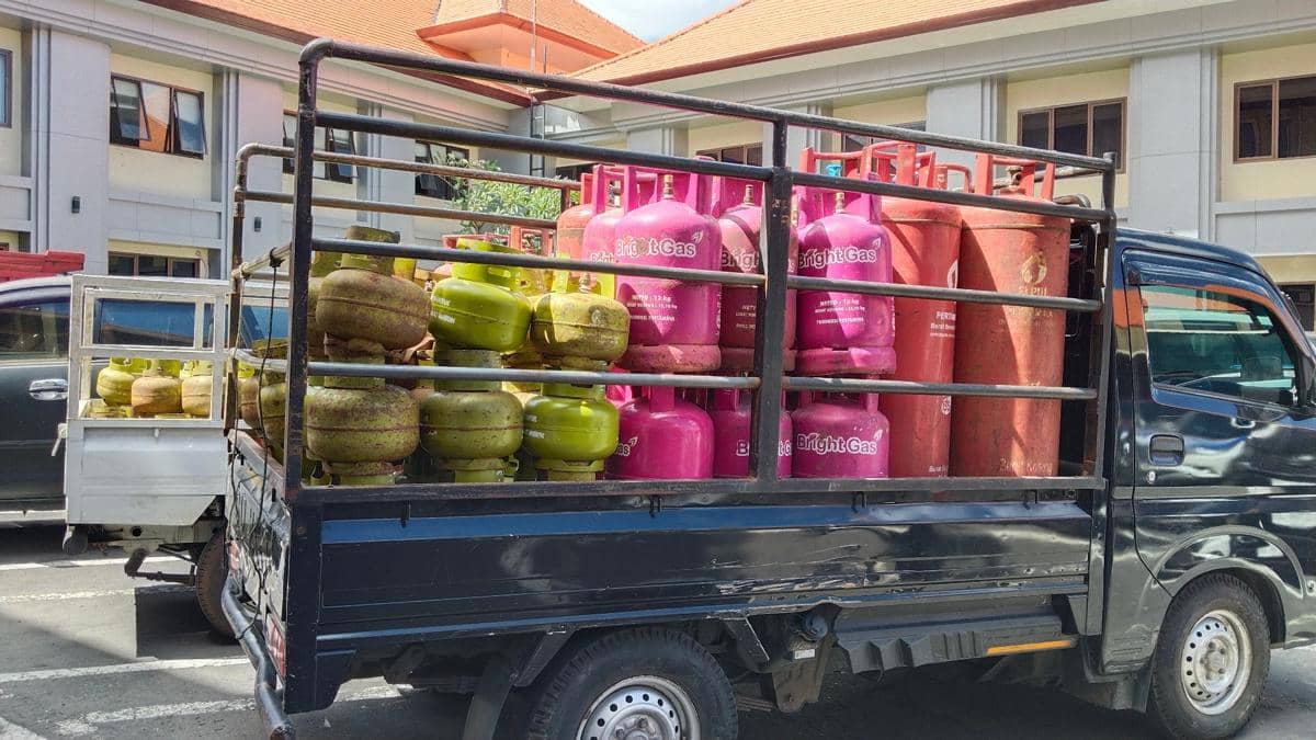 Pangkalan LPG di Denpasar Mengoplos Gas Subsidi, 3 Pelaku Ditangkap