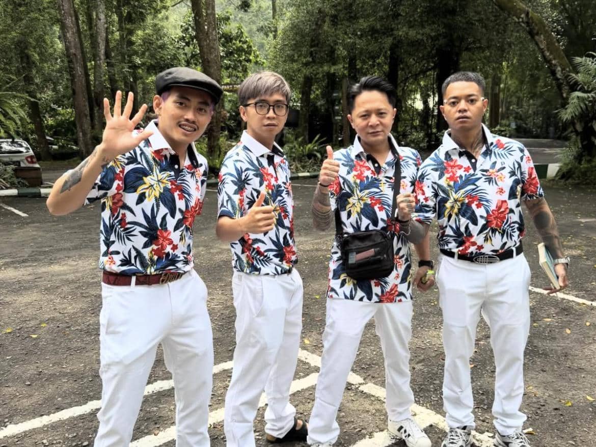 7 Potret AAA Clan Liburan ke Taman Safari, Aura Bapak-bapak Gathering