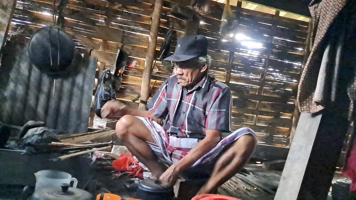 Lansia di Gowa Ini 20 Tahun Bertahan Sendirian di Rumah Nyaris Roboh