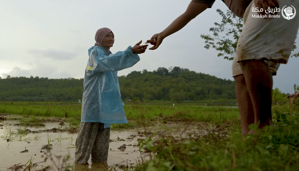 Jumaria (70), jemaah haji asal Kabupaten Maros, Sulsel, yang kisahnya jadi inspirasi ikon haji global. (dok. Instagram/makkahroute))