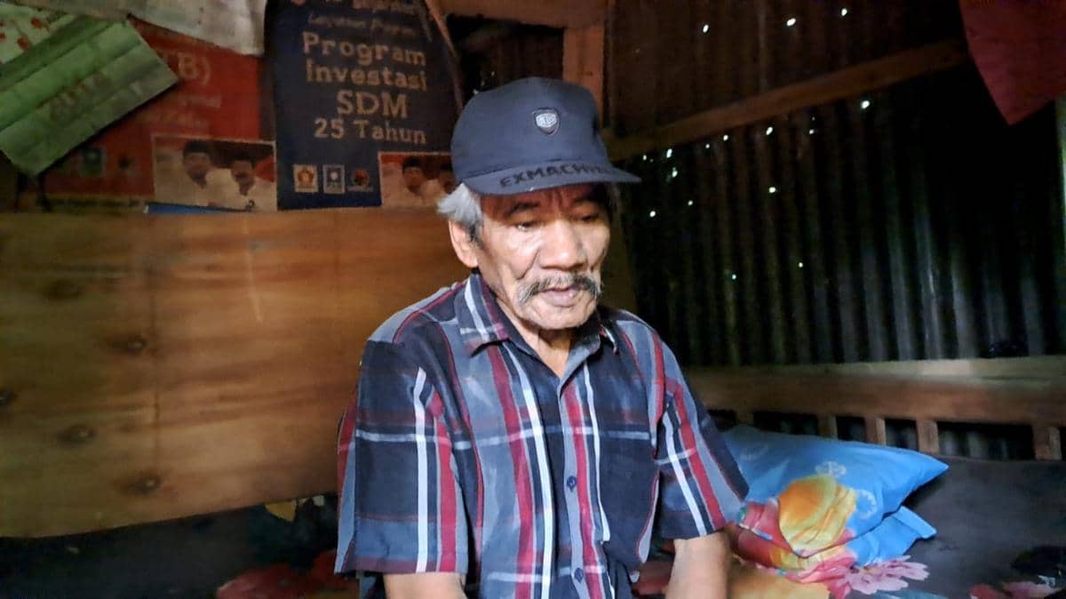 Sendirian di rumah lapuk, Daeng Gassing jalani hari tua dengan serba kekurangan. (Dok. IDN Times/Istimewa)