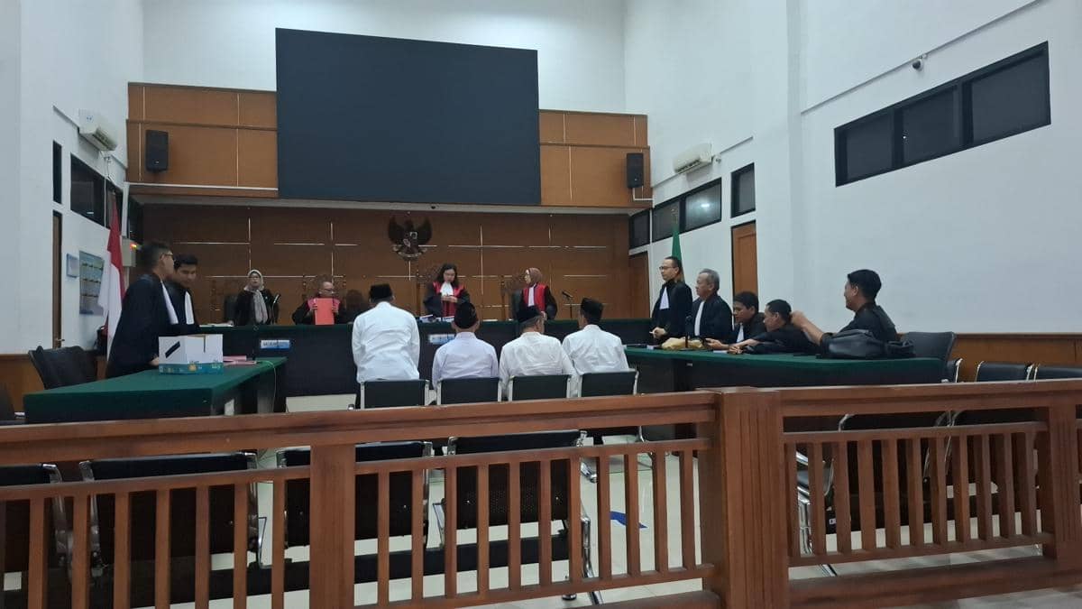 4 terdakwa korupsi PDAM Lebak setelah mendengarkan amar tuntutan (Dok. Khaerul Anwar)
