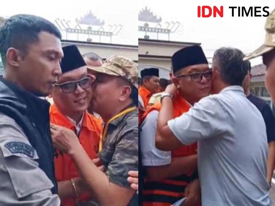 Hadiri Sidang, Eks Bupati Lamteng Disambut Cipika-cipiki Simpatisan