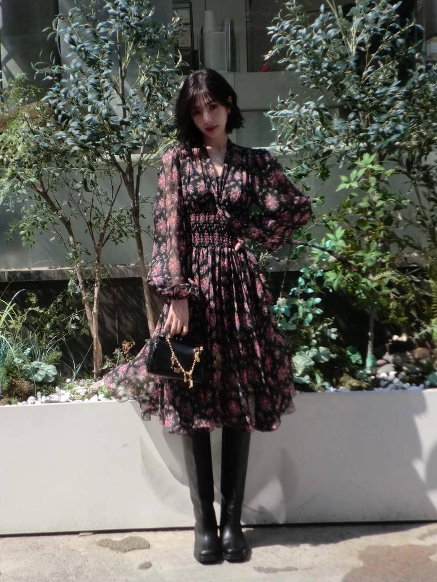 ide outfit kece buat cewek rambut pendek ala Joy Red Velvet 