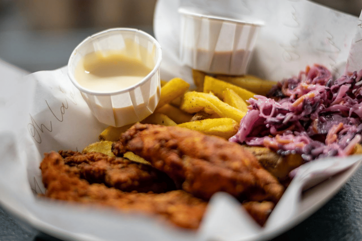 ilustrasi chicken tender plate