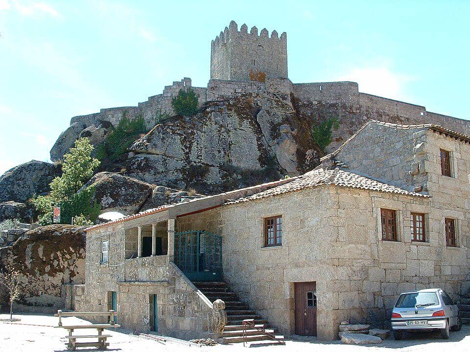 Desa Sortelha di Portugal