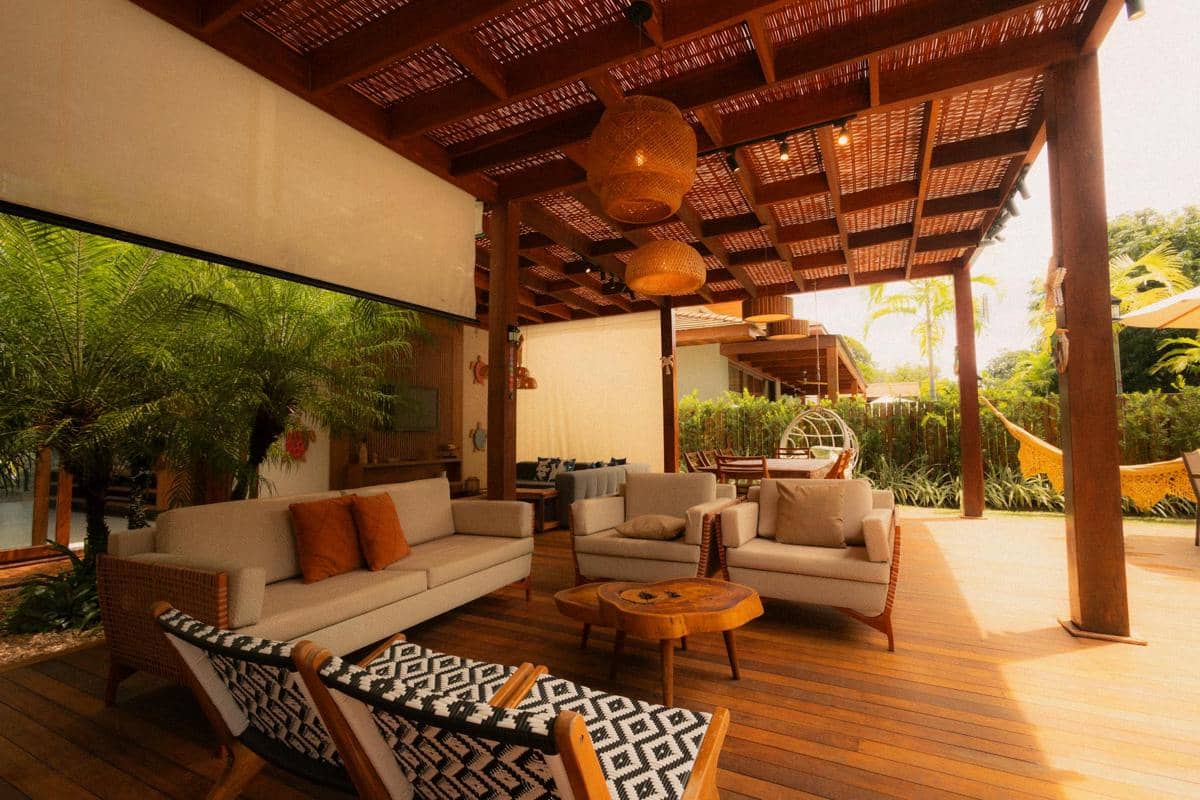 7 Ide Desain Kanopi untuk Backyard, Ciptakan Area Santai yang Cozy