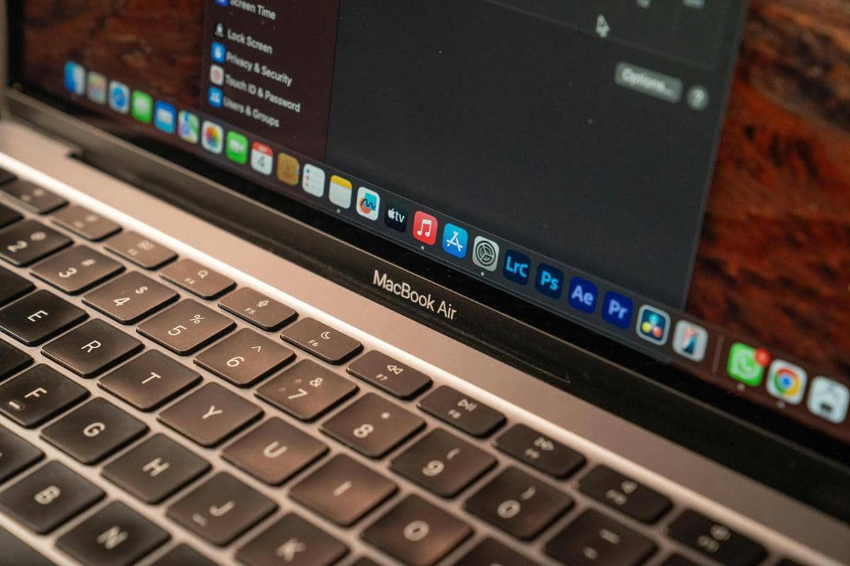 8 Perbedaan MacBook Air M1 vs M5, Mana yang Paling Pas buat Kamu?