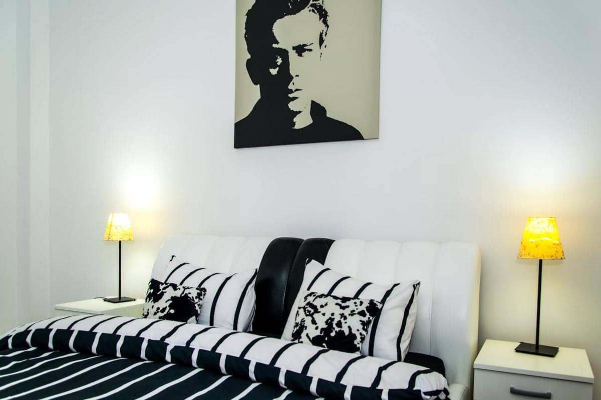5 Kelebihan Dekorasi Kamar Monokrom yang Cocok untuk Gaya Minimalis