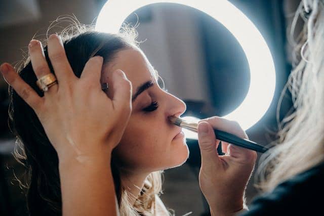 ilustrasi lighting make up