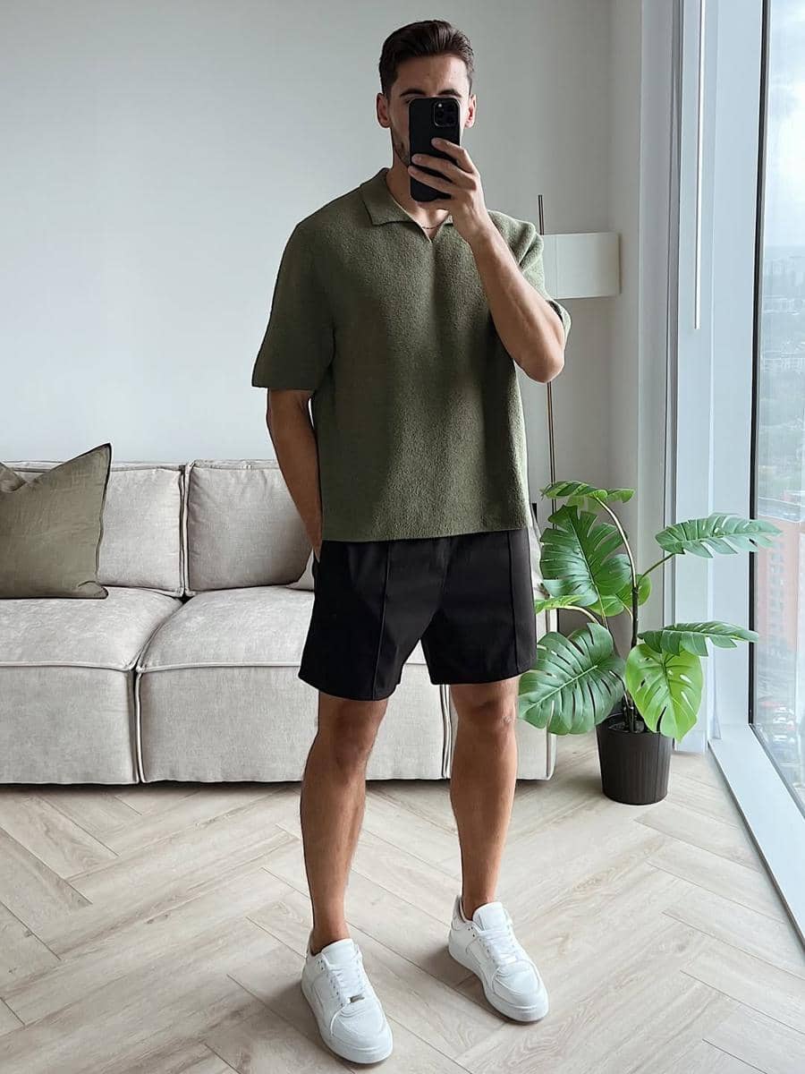 Style celana pendek cowok di atas lutut