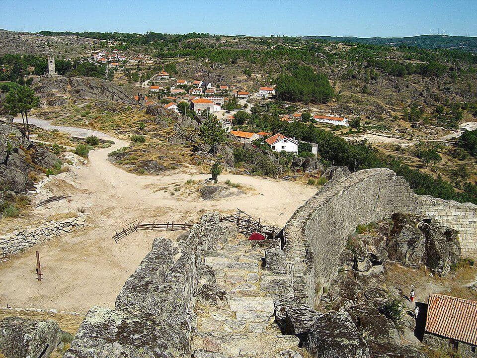 Desa Sortelha di Portugal