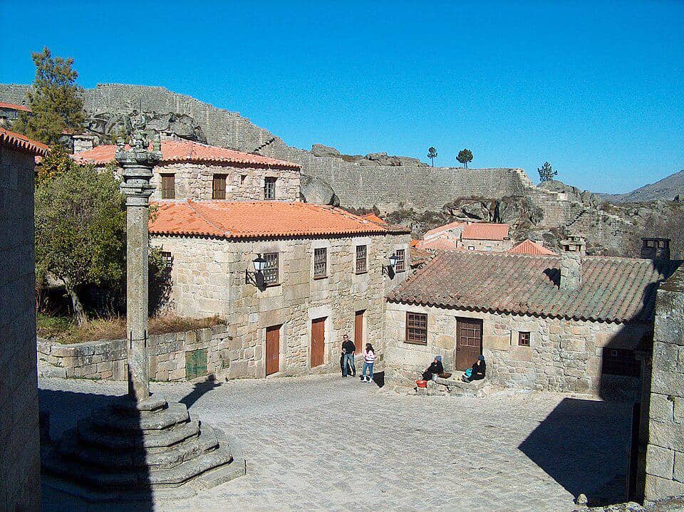 Desa Sortelha di Portugal