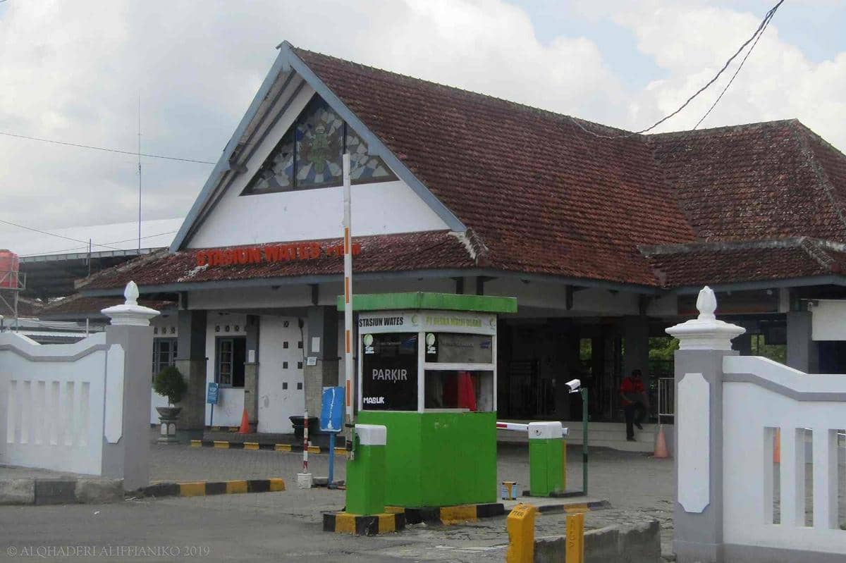 Dafter Kereta Api yang Berhenti di Stasiun Wates