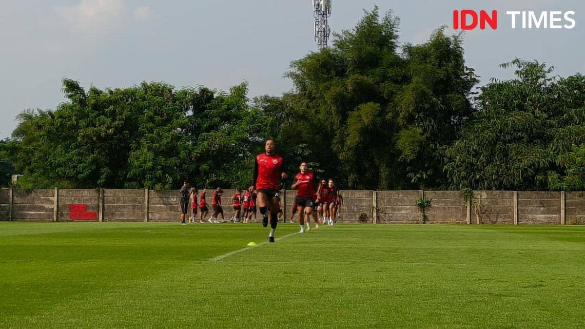 Sesi latihan Persija Jakarta di Bojongsari, Depok. 
