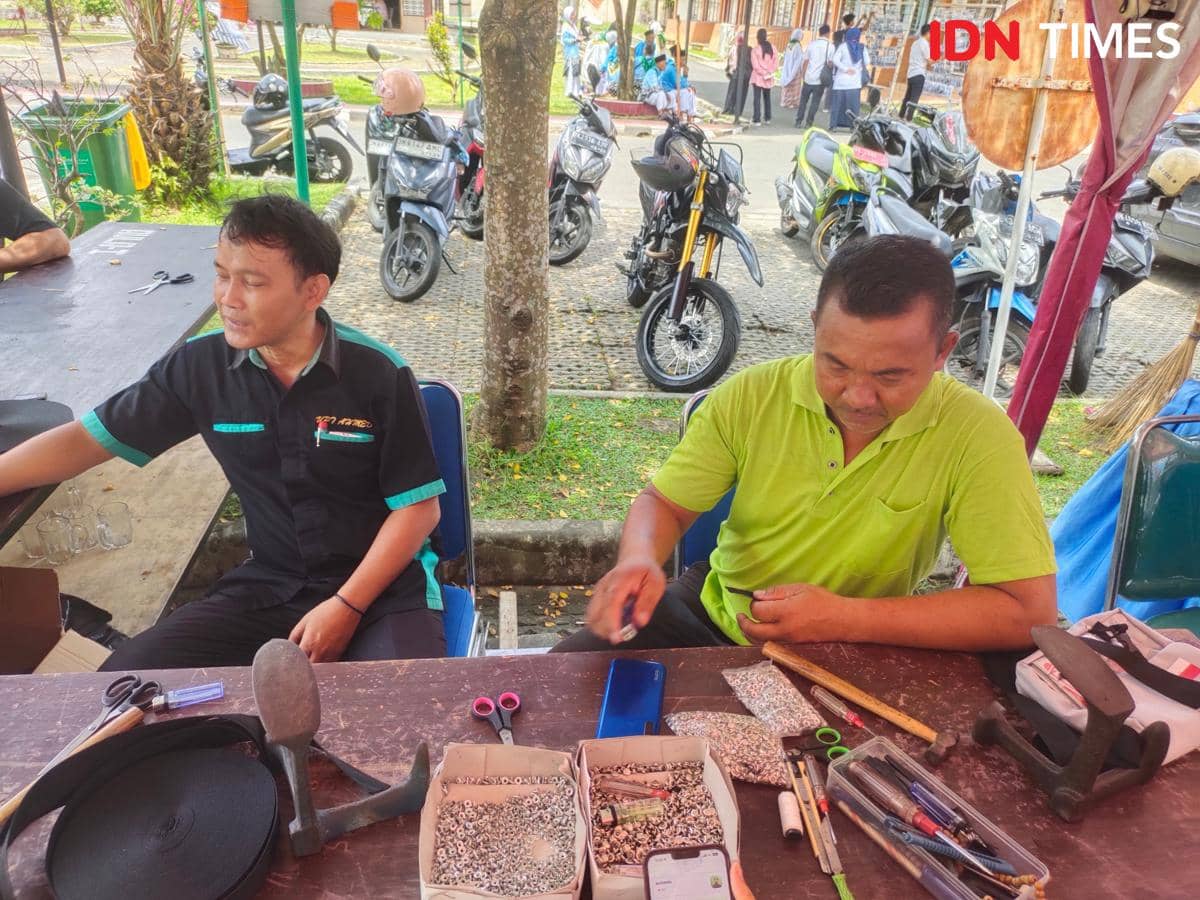Anti Jebol, Ada Bengkel Tas Haji di Asrama Haji Medan Cuma Rp35 Ribu