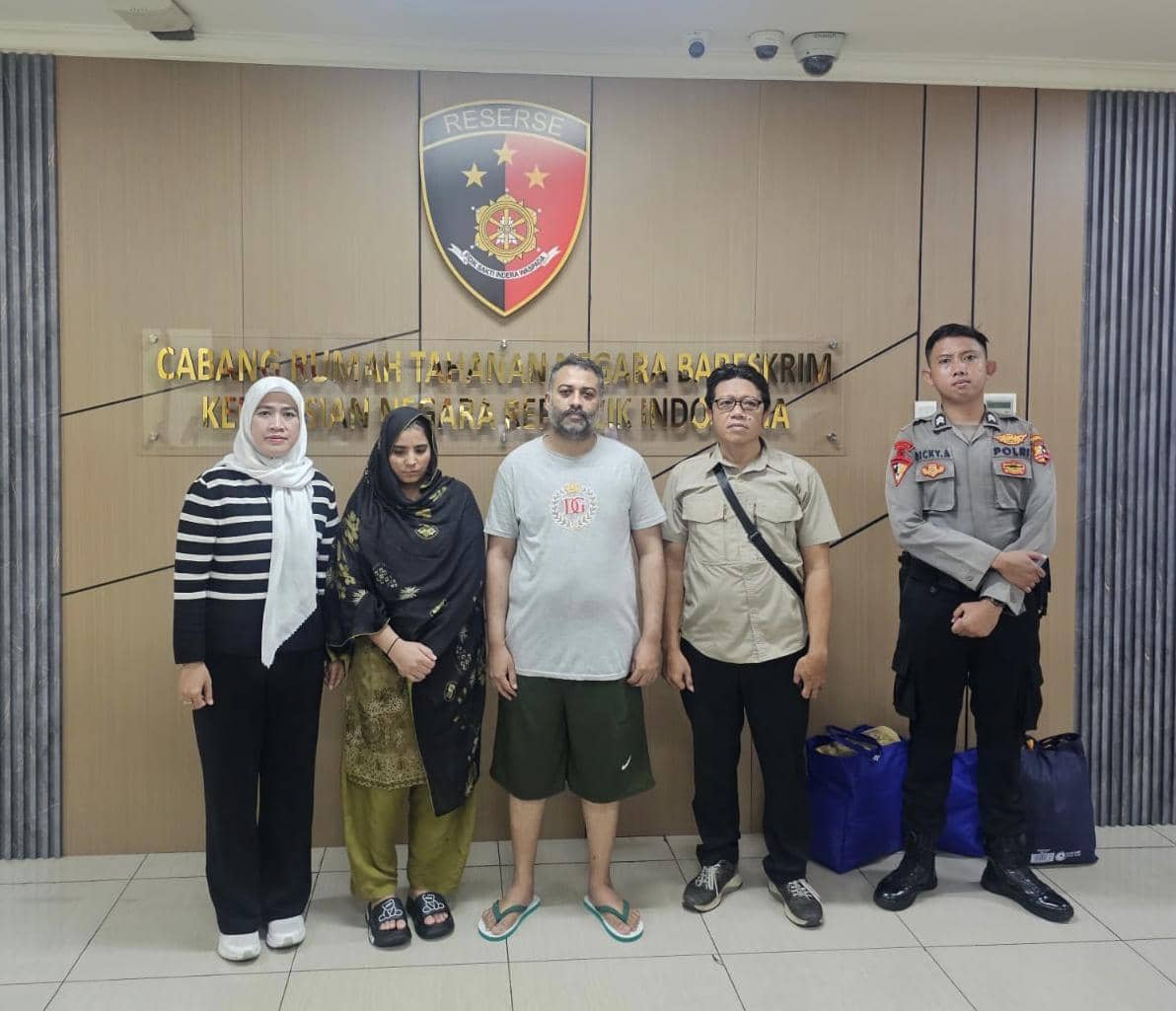 Bareskrim Limpahkan 2 WNA Pakistan Penyelundup 97 Sabu ke Kejaksaan