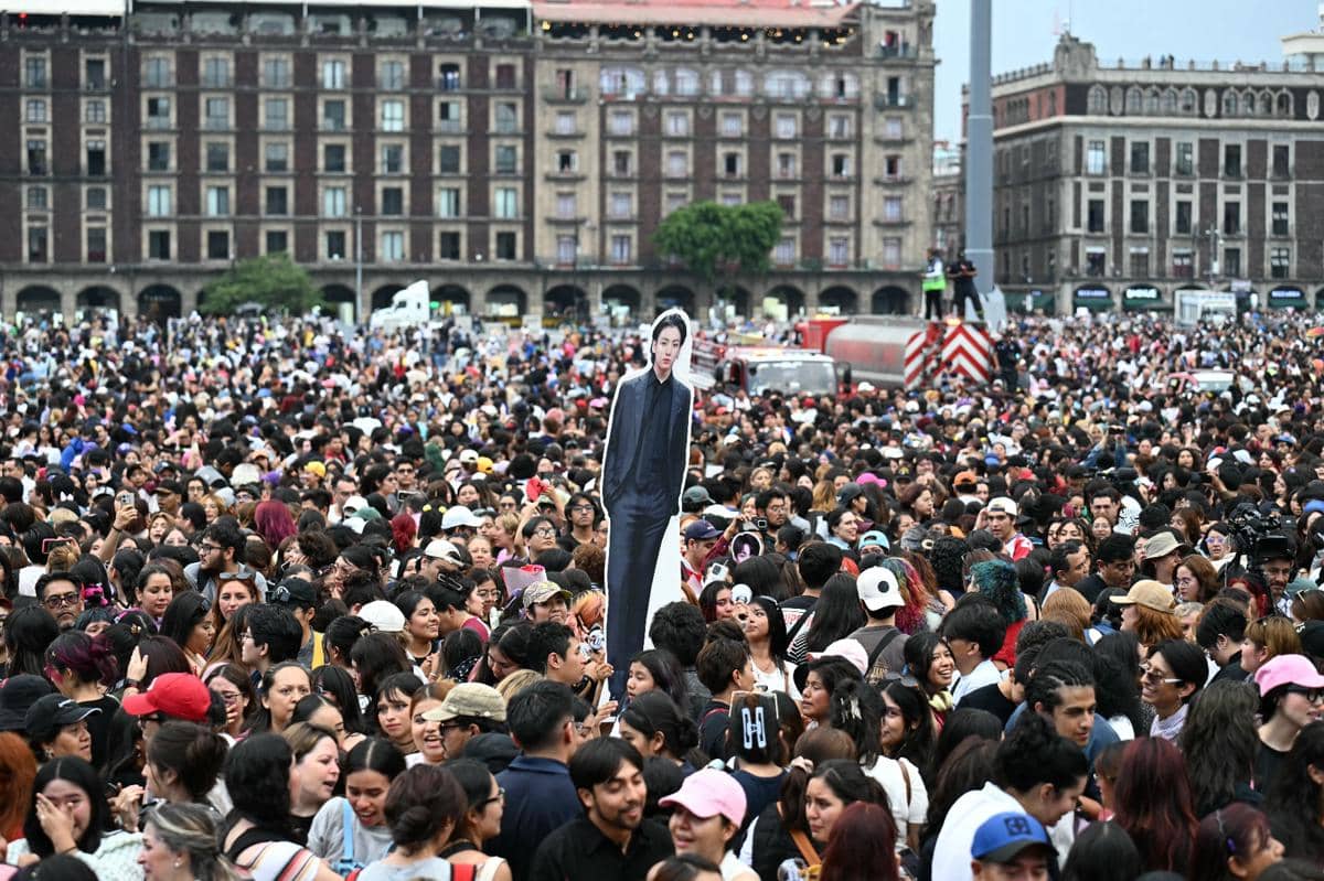 BTS menyapa 50 ribu fans Meksiko dari Istana Kepresidenan