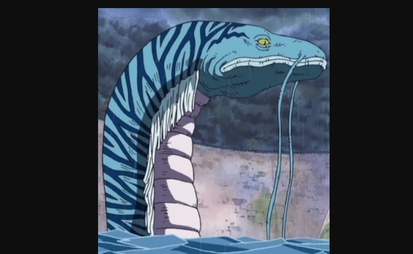 Kashigami, makhluk laut besar berbentuk ular dengan pola garis biru dan putih, muncul dari air di dunia anime One Piece.
