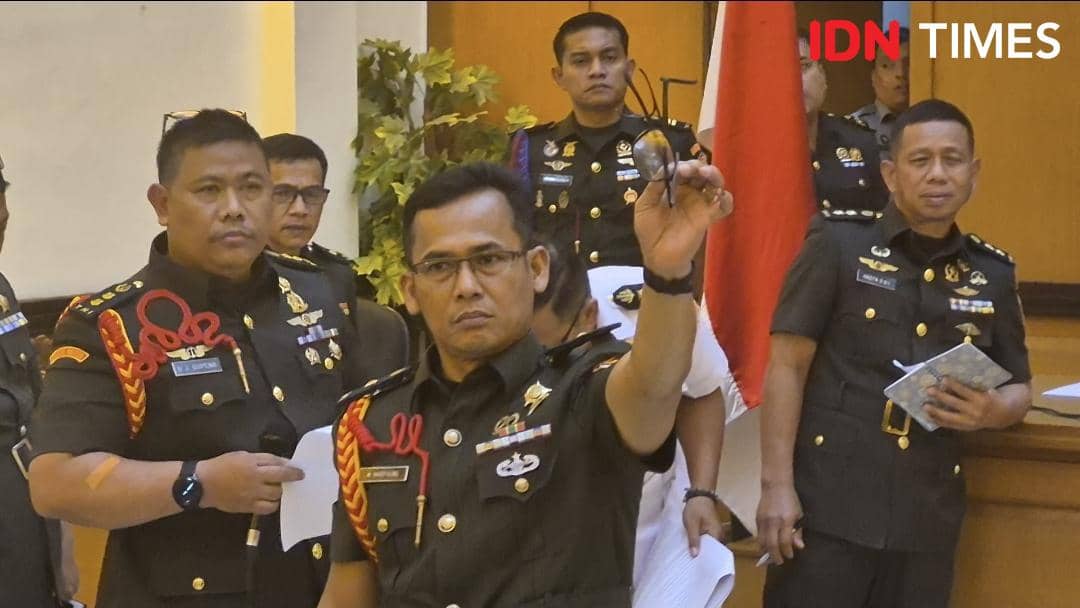 Andrie Yunus, TNI, air keras