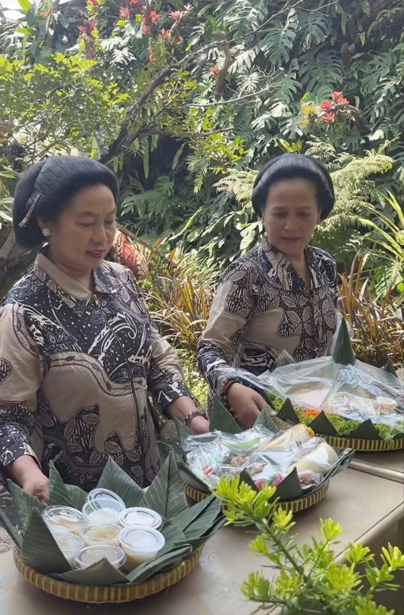 Pernak-pernik siraman putra Soimah