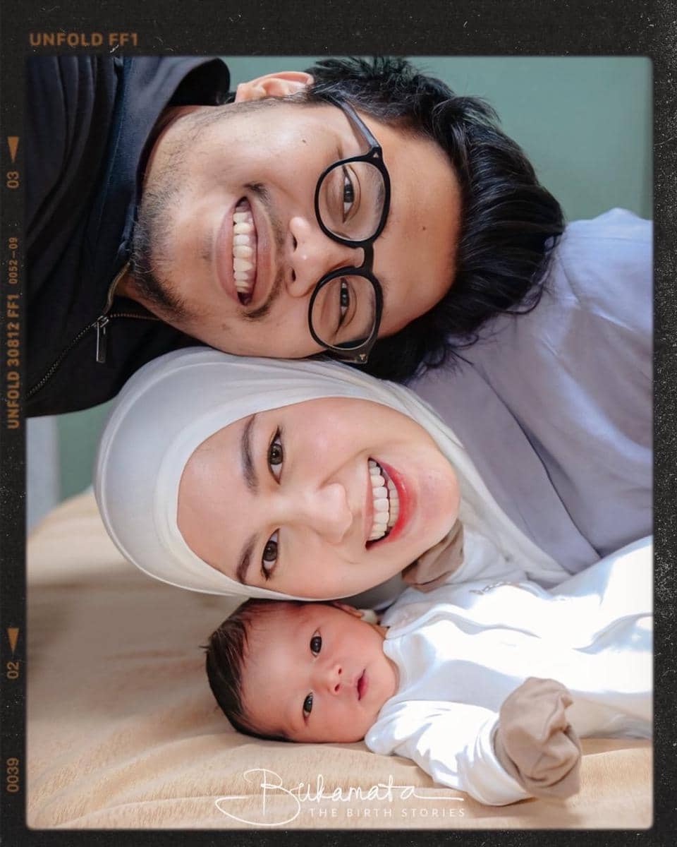 Ochi Rosdiana melahirkan anak pertama 
