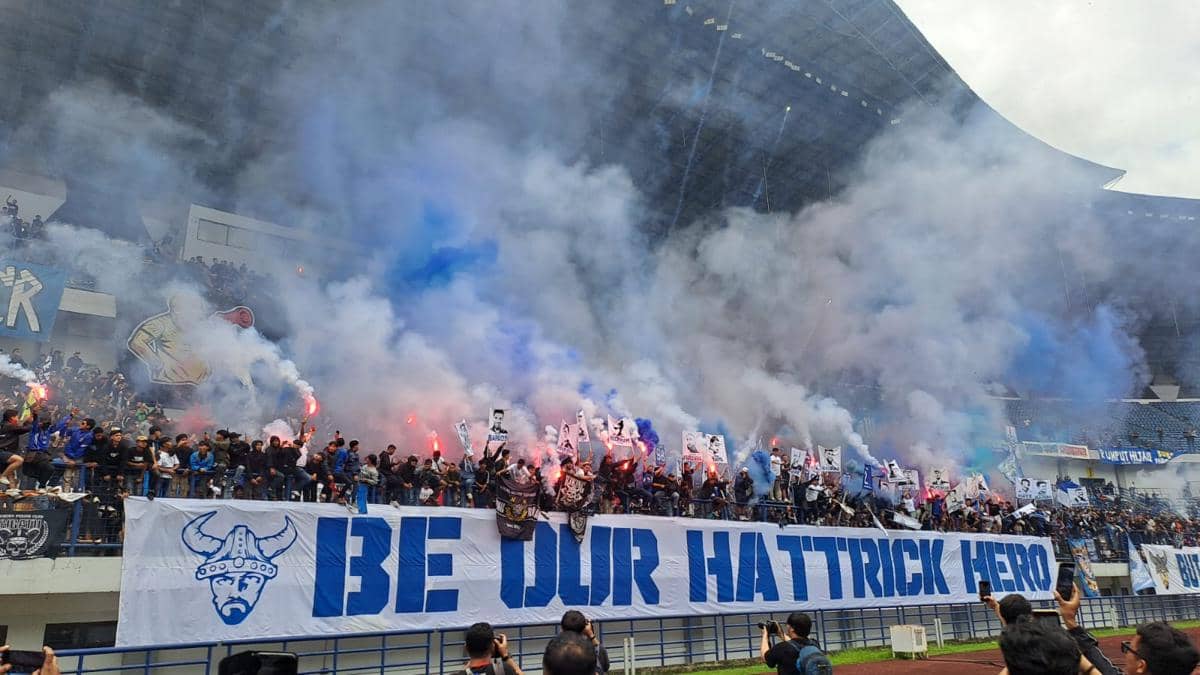 GBLA Membara, Bobotoh Bakar Semangat Persib Jelang Lawan Persija
