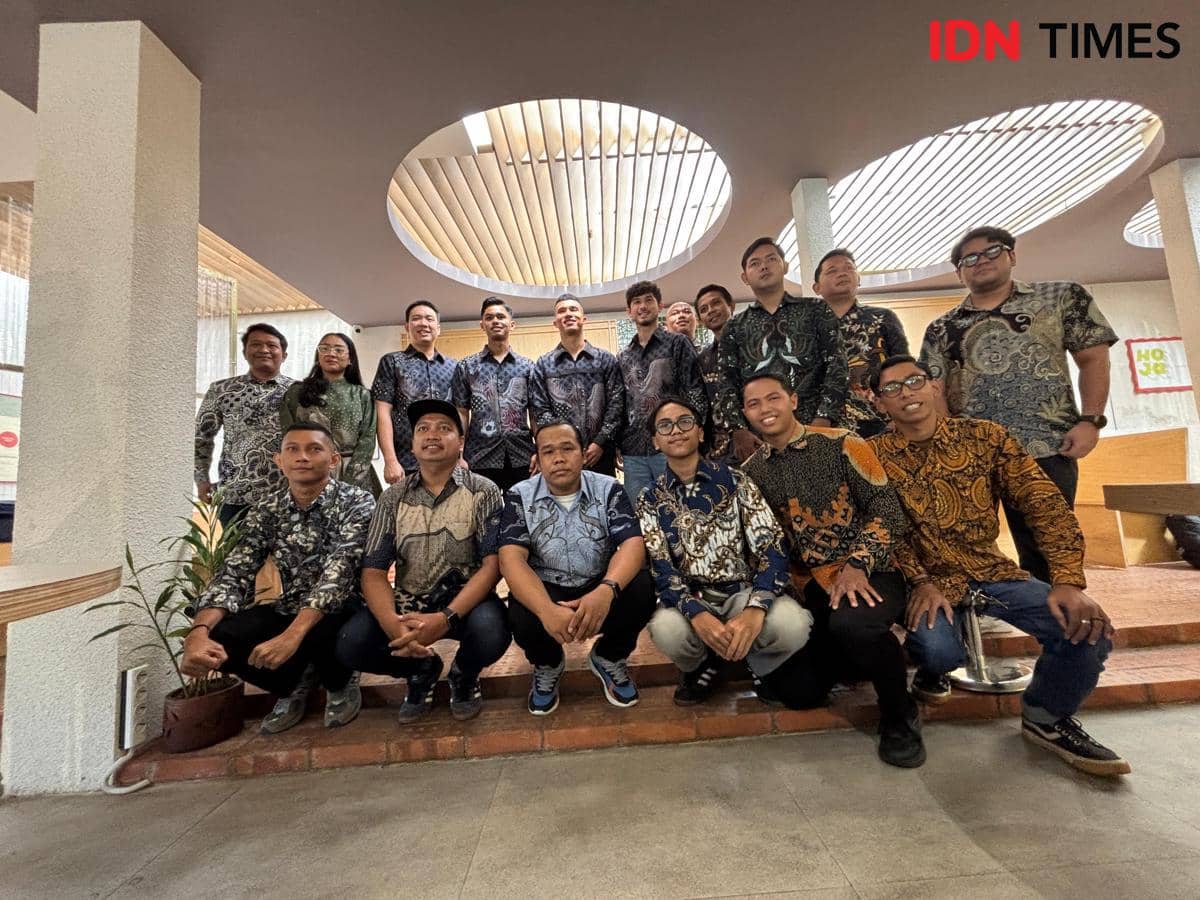 Launching batik PSS Sleman di Homs – Gelato Coffee and Eatery, Kamis (7/5/2026). (IDN Times/Herlambang Jati Kusumo)