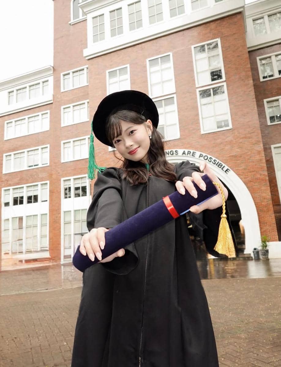 Fiony JKT48 wisuda