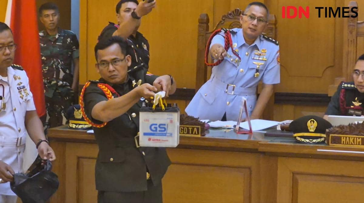 Andrie Yunus, air keras, TNI
