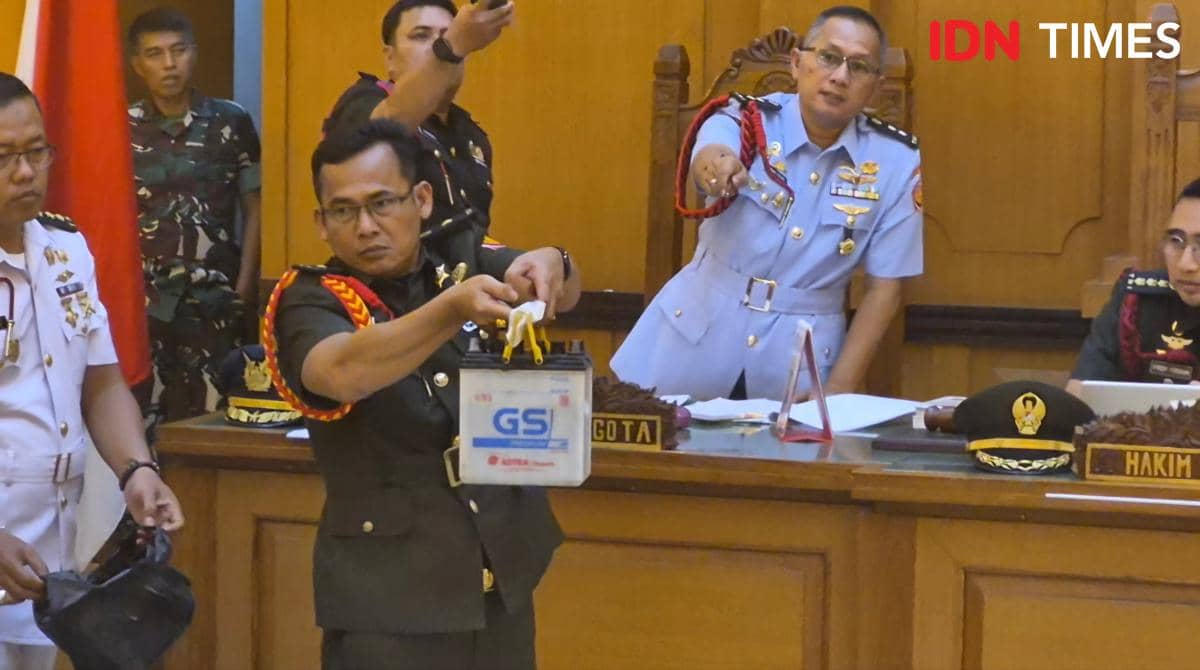 Andrie Yunus, air keras, TNI